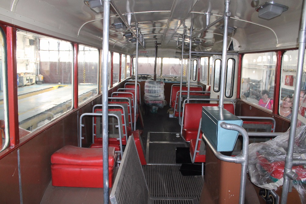 Interiér historického trolejbusu Škoda 8Tr